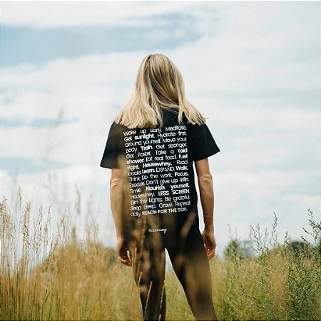 Camiseta Preta - REACH FOR THE TOP - unissex