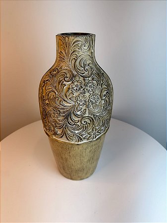 Vaso de resina com arabesco - marrom