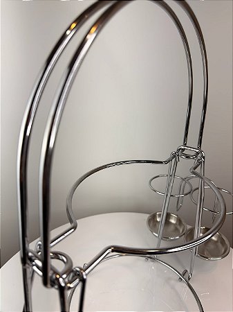 Suporte aramado cromado para pratos e talheres