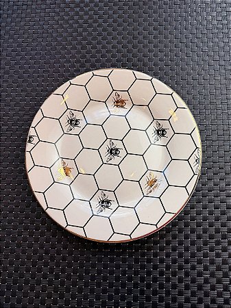 Prato de Sobremesa Cerâmica Colmeia Off White c/ Borda Ouro 20cm