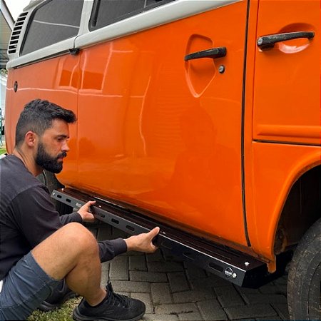 ESTRIBO LATERAL PARA KOMBI 1998 EM DIANTE