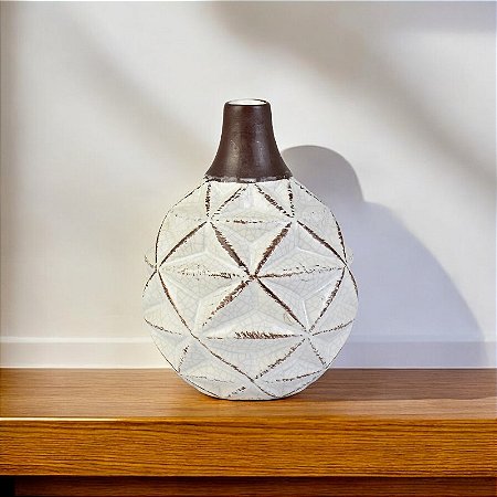 Vaso Preto e Branco Triângulos 20 cm em Cerâmica