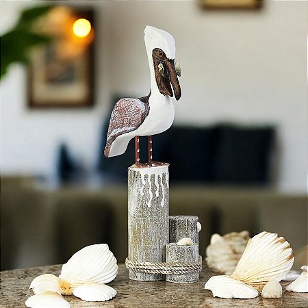 Enfeite Náutico Pelicano C/ Peixe em Madeira