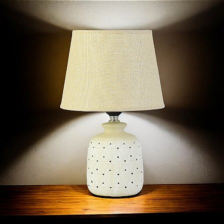 Abajur Padrão Branco Triangulos em Cerâmica