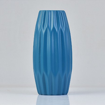 Vaso Azul Com Textura De Dobra em Cerâmica