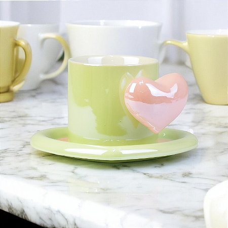 Caneca Alça Coração Verde em Cerâmica