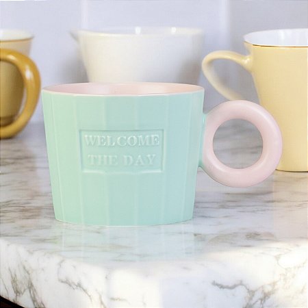 Caneca Welcome The Day Verde em Cerâmica 300ml