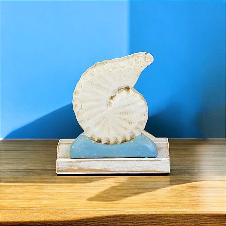 Porta Guardanapos Concha Branca em Resina e Madeira