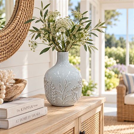 Vaso Decorativo Branco com Relevo Botânico