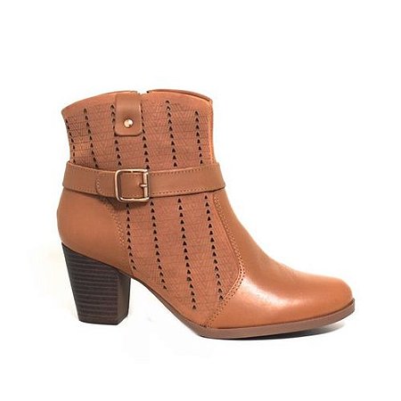 bota dakota fivelas
