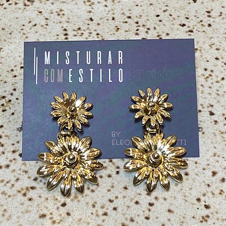 Brinco Flor Margarida - Dourado