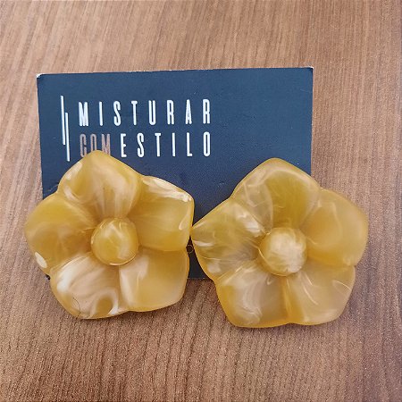 Brinco Flor De Resina - Semitransparente Amarelo- Fosco