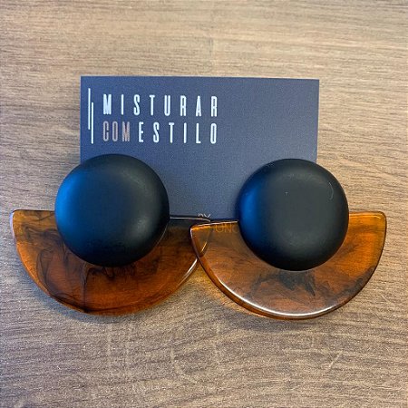 Brinco Meia Lua De Resina - Preto Com Tartaruga