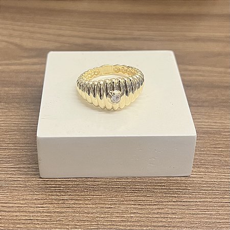 Anel Canelado Com Zircônia - Dourado