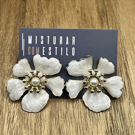 Brinco Flor Esmaltada Com Pérola - Pérolada