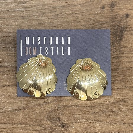 Brinco Cora Concha Lisa - Dourado