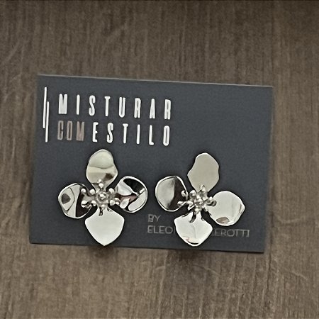 Brinco Flor Quatro Pétalas Pequena - Ródio