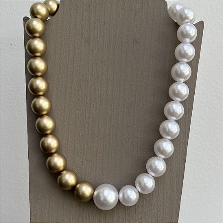 Colar de Bolas Pérolas Brancas com Dourado