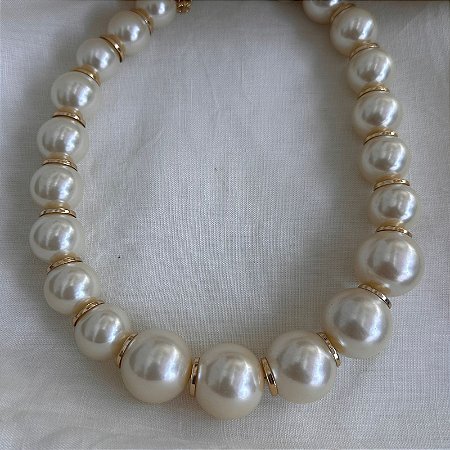 Colar Pérolas Max  com Pastilhas Douradas