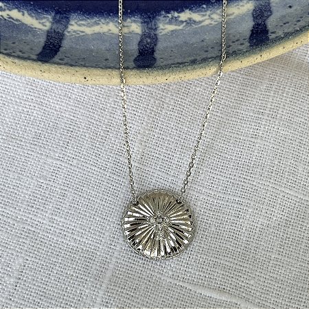 Colar Medalha Cruz de Zircônia - Ródio