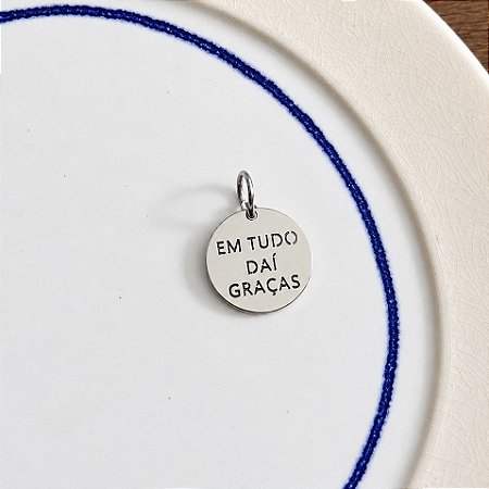 Medalha Em Tudo Dai Graças - M - Ródio