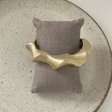 Bracelete Lumière Torcido - Fosco - Dourado
