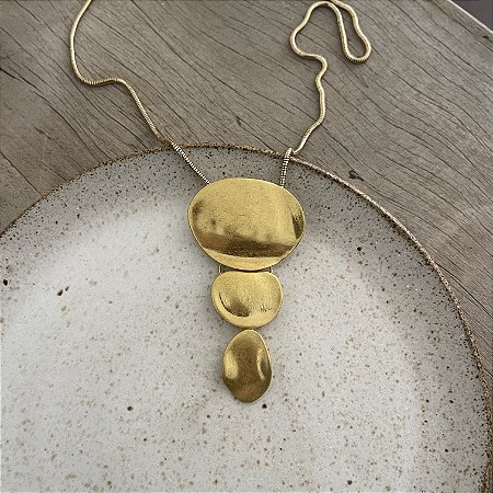 Colar Três Chapas Orgânicas - Dourado