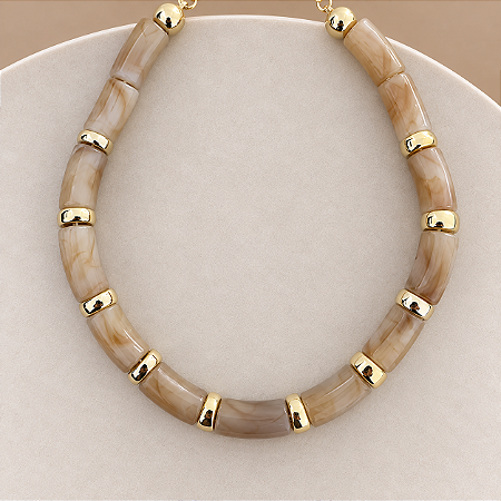 Colar Boho de Resina com Entremeios - Âmbar