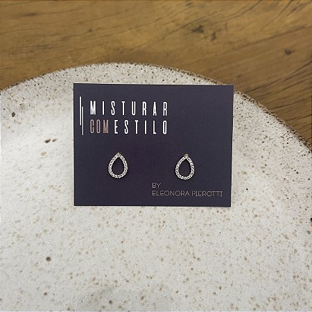 Brinco Mini Gota Cravejada de Zircônia