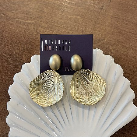 Brinco Concha Max - Dourado