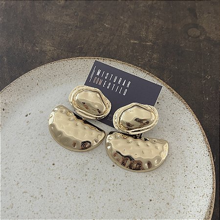 Brinco Orla Chapa Martelada - Dourado