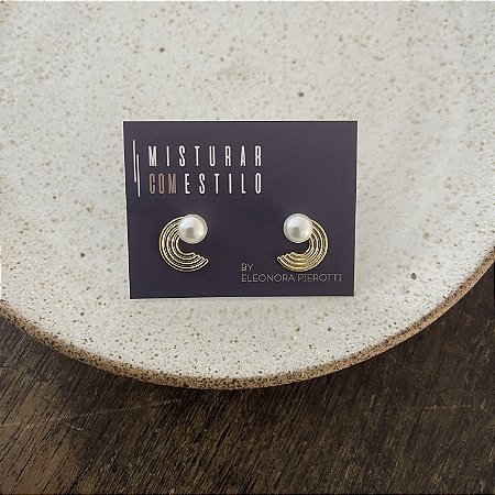 Brinco Orla Pérola com Meia Lua Canelada