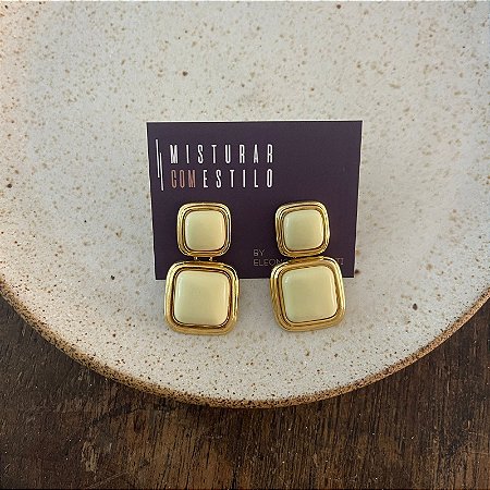 Brinco Orla Pedra Quadrada - Manteiga