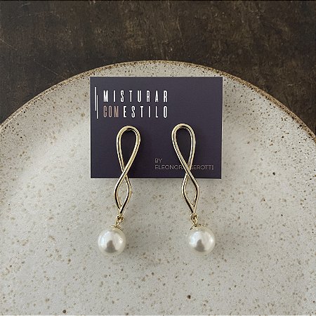 Brinco Lumière Infinito com Pérola - Dourado Brilho