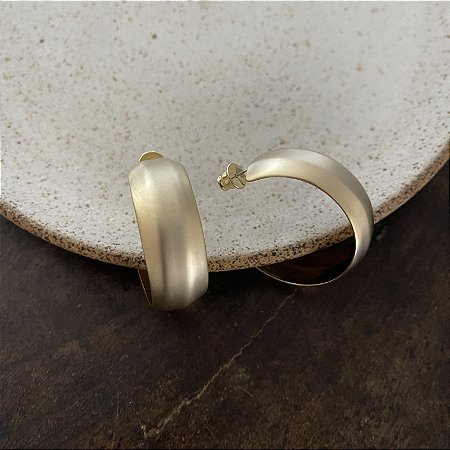 Argola Lumière Chapa - Dourado Fosco