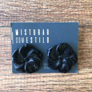 Brinco Flor de Resina Pequena - Preto