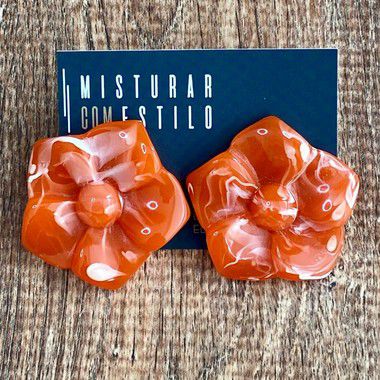 Brinco Flor de Resina - Semi Transparente - Semitransparente Coral
