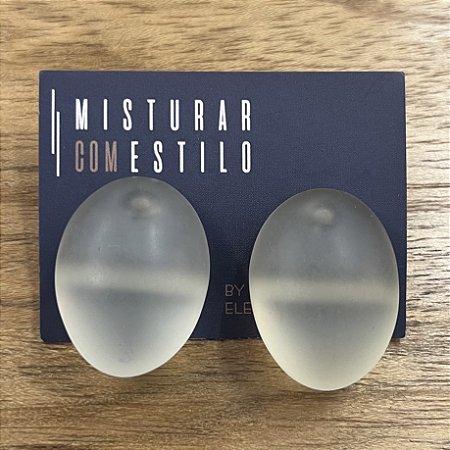 Brinco Oval - Branco Leitoso