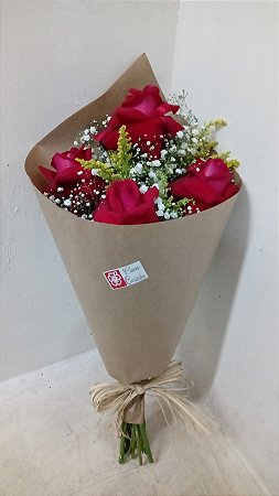 Buquê de 4 rosas e Gipsofila