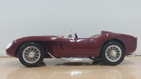 HTC - Ferrari 250 Testa Rossa - 1/18 (Sem Caixa)