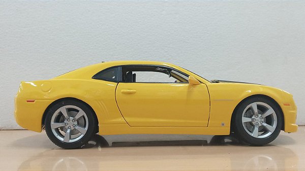 Maisto - Chevrolet Camaro SS 2010 - 1/18 (Sem Caixa)