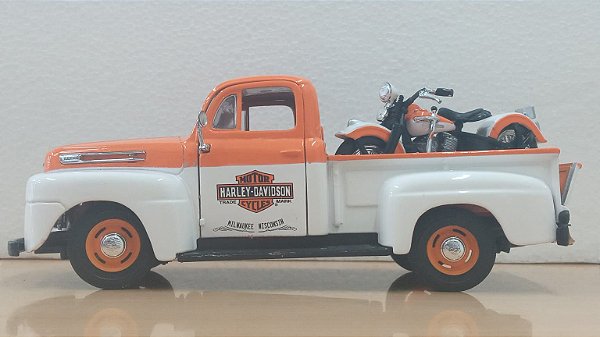 Maisto - Ford Pick-Up 1948 com Harley Davidson Panhead FL 1948 - 1/24 (sem caixa)