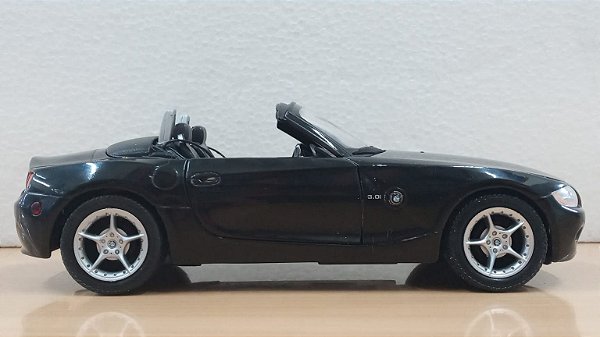 Welly - BMW Z4 - 1/24 (Sem Caixa)