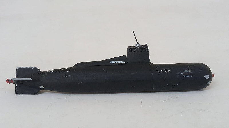 HTC - Submarino Russo provavelmente Classe Delta IV modificado (Kit Montado/Sucata) - 1/1400