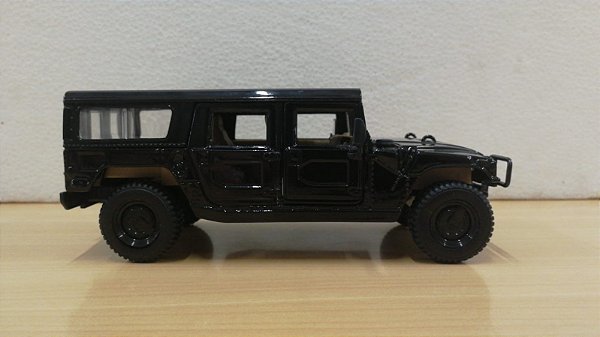 Maisto - Hummer - 1/27 (Sem Caixa)