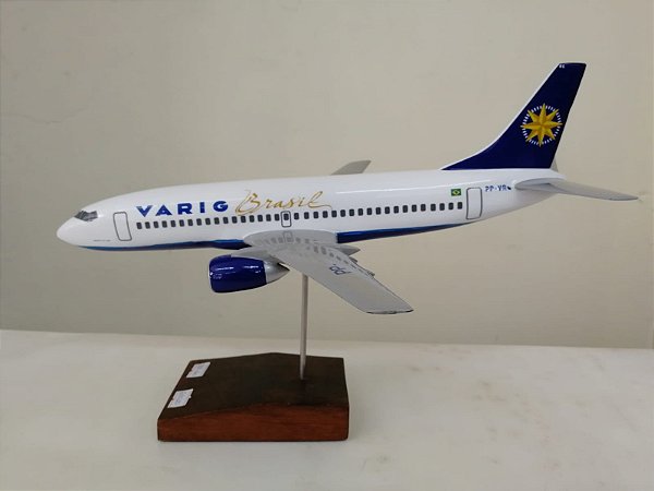 HTC - Boeing 737 "Varig" em resina com base em madeira