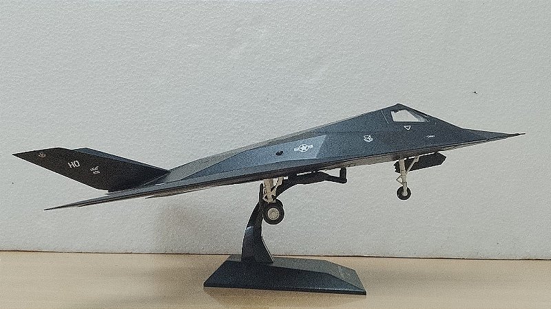 Jatos de Combate - Lockheed F-117A "Nighthawk" (Estados Unidos) - 1/72 (Sem caixa)
