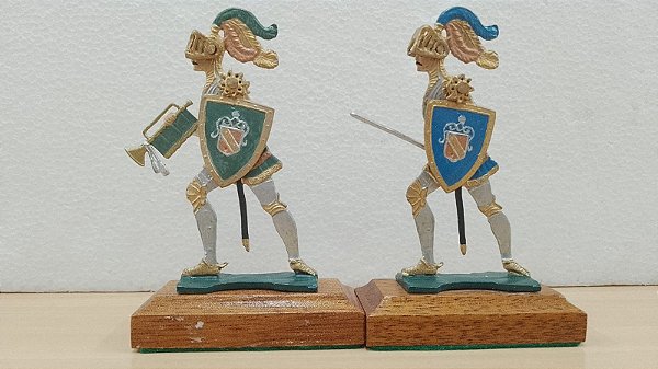 HTC - Réplica de cavaleiros de brinquedo do século XIX