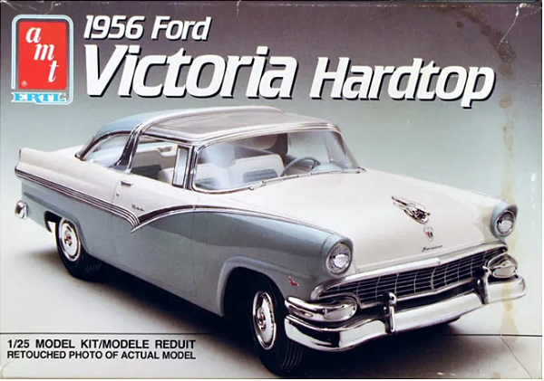 AMT/ERTL - Ford Victoria Hardtop 1956 - 1/25