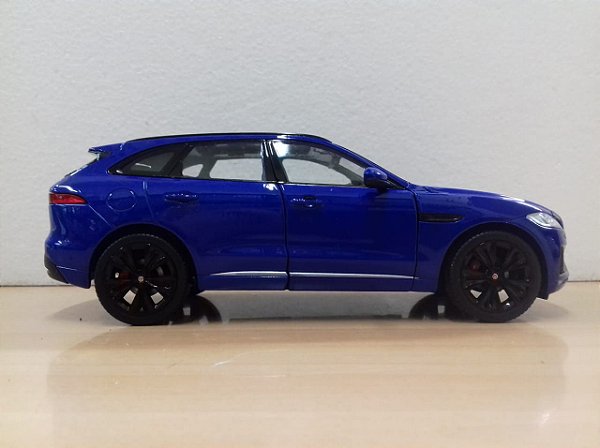 Welly - Jaguar F-Pace - 1/24